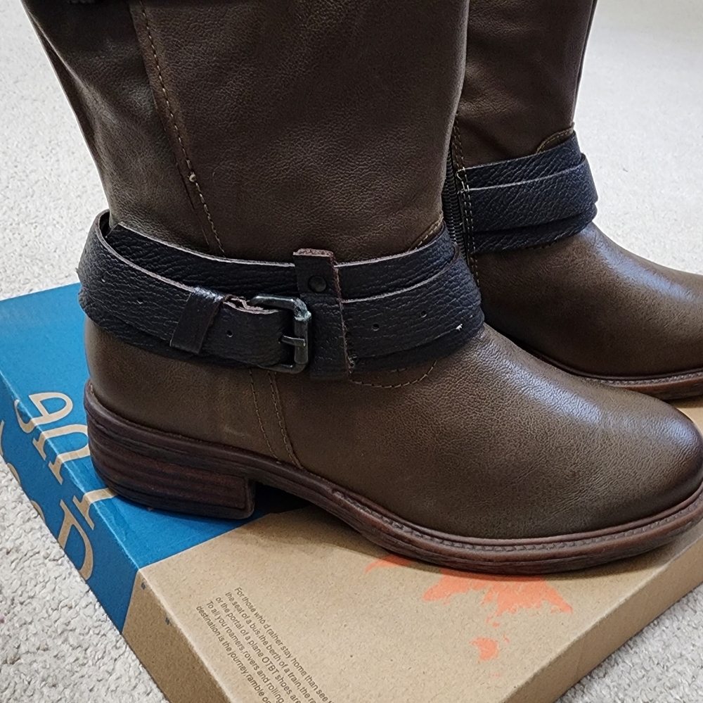 Womens Boot Size 7